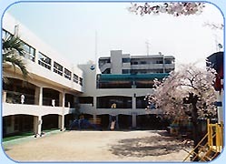 幼稚園・保育園　青い鳥学園　第一幼稚園（幼稚園・保育園）まで351m
