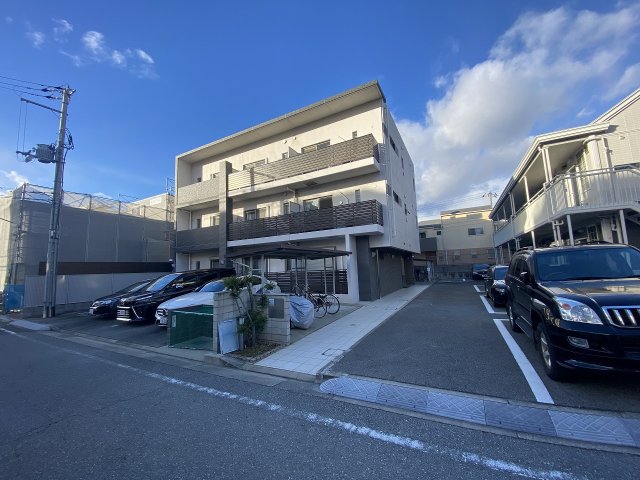建物外観　オートロック付きで安心です！