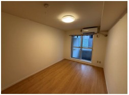 その他部屋・スペース　主寝室として使えるゆったりとした洋室です。
