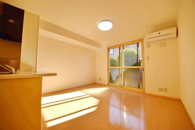 ローズコートひばりの居間写真