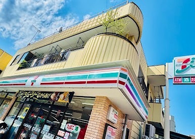 コンビニ　セブンイレブン 荒川東尾久2丁目店（コンビニ）まで95m