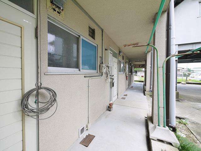 近鉄奈良線 近鉄奈良駅 バス乗車時間：11分 最寄りバス停で下車 徒歩3分 2階建 築38年の外観写真