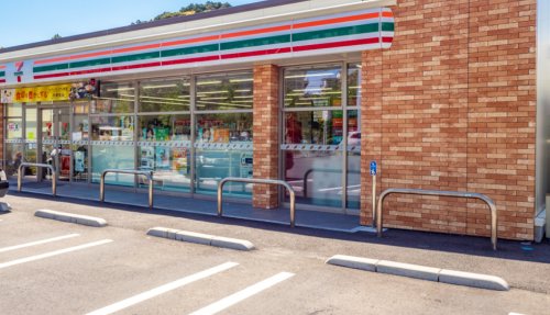 コンビニ　セブンイレブン 鎌倉富士見町店（コンビニ）まで289m