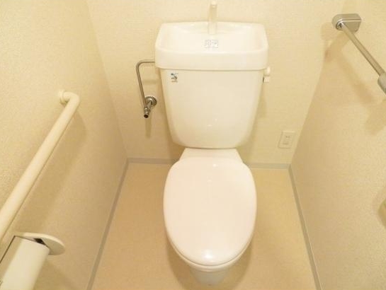 トイレ　コンパクトで使いやすいトイレです