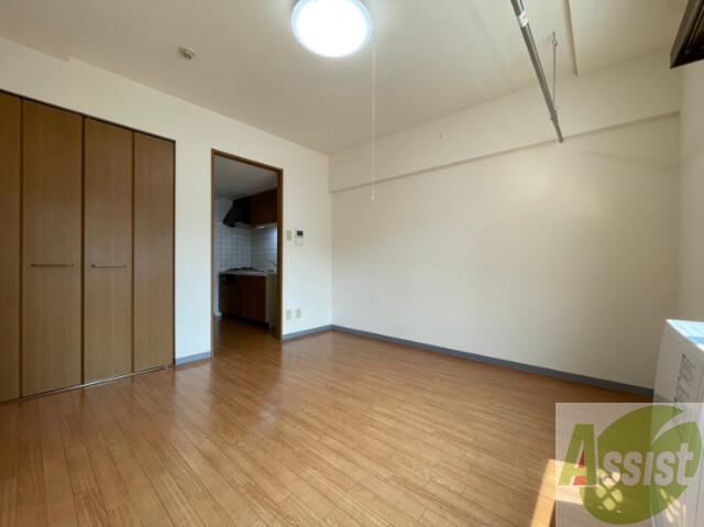 その他部屋・スペース　間取りは正方形に近いので家具の配置もしやすそうです。