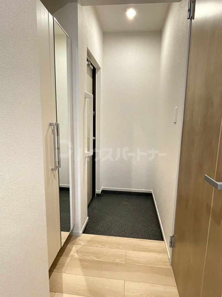 ソレアード西尾久の玄関写真