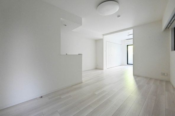 居室・リビング　別号室参考写真