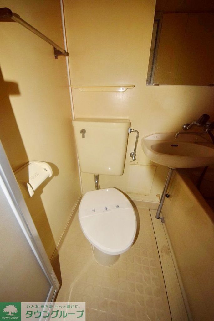 東武東上線 北坂戸駅 徒歩3分 2階建 築40年のトイレ写真