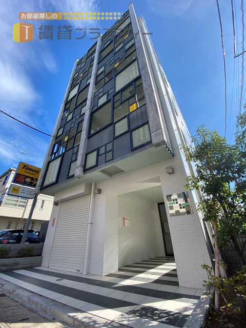 建物外観　珍しい外観が目を惹きますね。