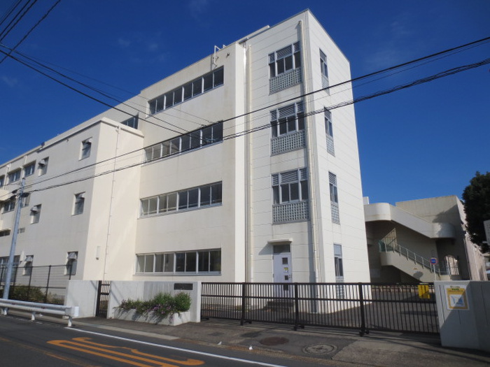 中学校　横浜市立原中学校（中学校）まで1300m
