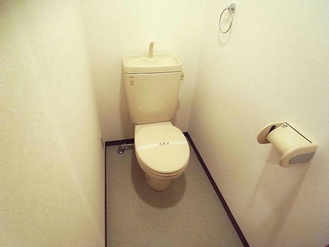 名鉄各務原線 各務原市役所前駅 徒歩19分 3階建 築21年のトイレ写真