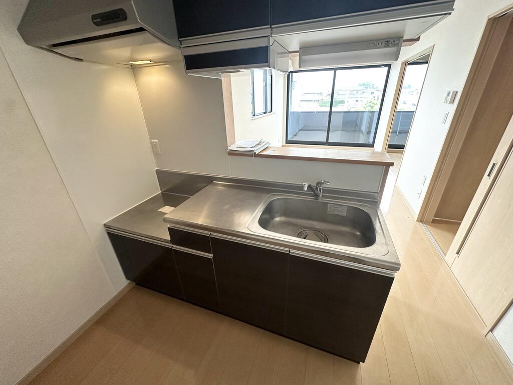 キッチン　※退去前の為別部屋の写真です。
