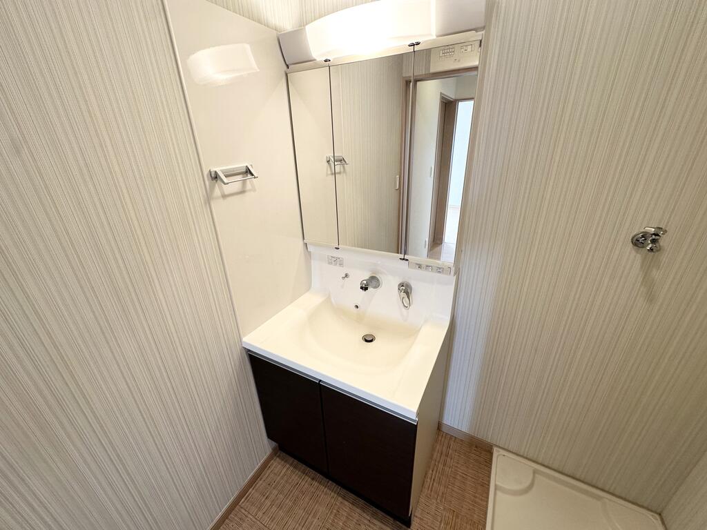 洗面設備　※退去前の為別部屋の写真です。