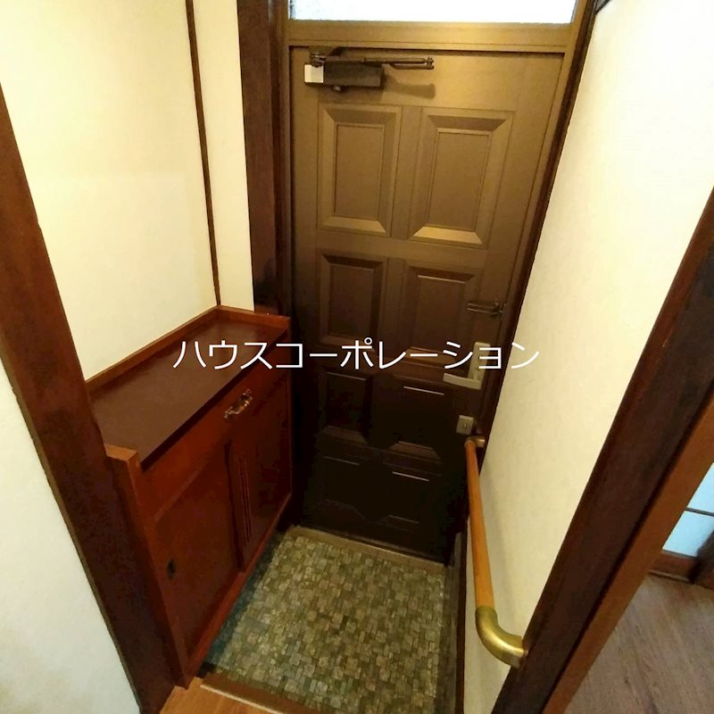 阪神本線 出屋敷駅 徒歩18分 2階建 築50年の玄関写真