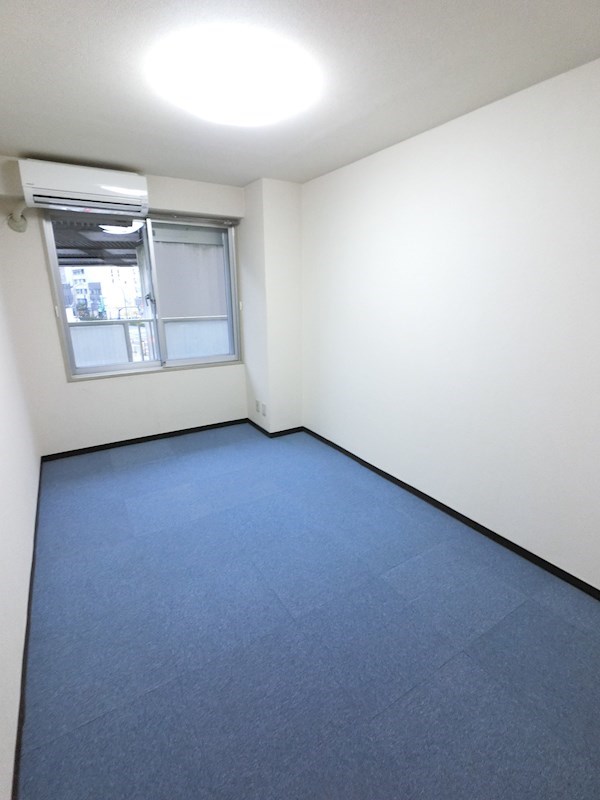 ＪＲ山手線 上野駅 徒歩1分 12階建 築47年の居間写真