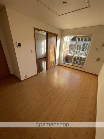 南海本線 尾崎駅 徒歩12分 2階建 築20年の居間写真