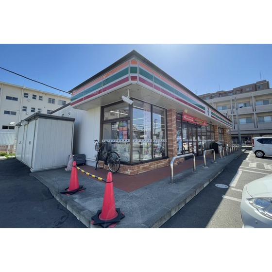 コンビニ　セブンイレブン仙台高松１丁目店（コンビニ）まで409m