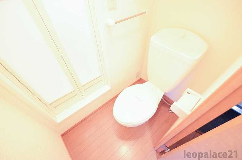 レオパレスKアンドSのトイレ写真
