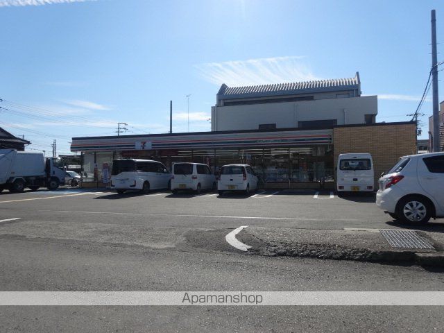 コンビニ　セブンイレブン（コンビニ）まで412m