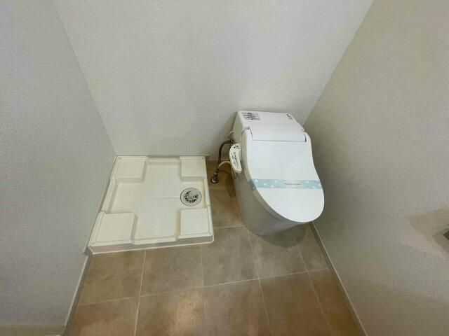 ＪＲ山手線 日暮里駅 徒歩7分 5階建 築11年のトイレ写真