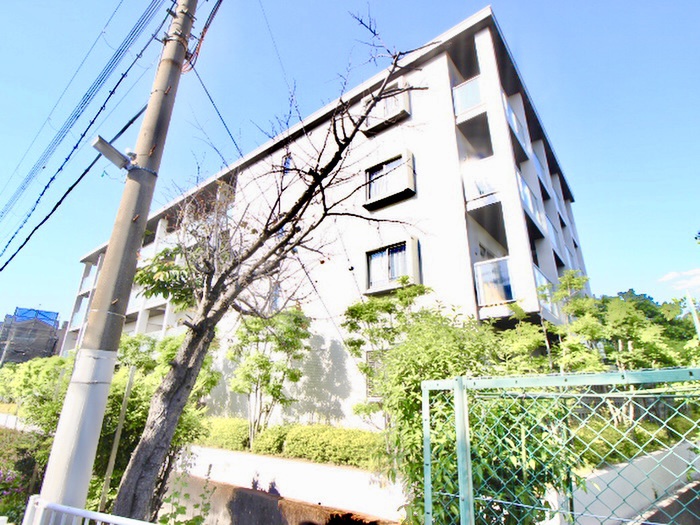 アビタシオンデュプルミエの外観写真