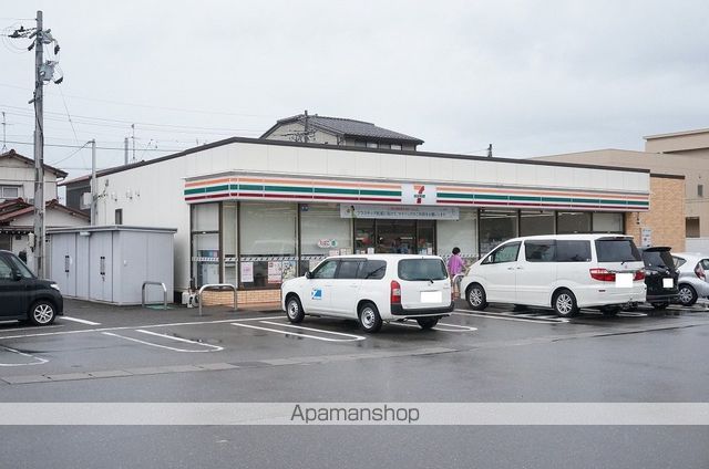 コンビニ　セブンイレブン（コンビニ）まで497m