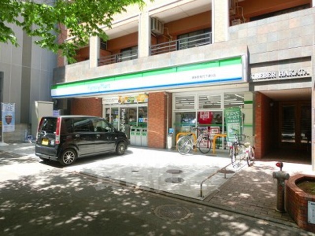 コンビニ　ファミリーマート　RJRプレシア博多駅前（コンビニ）まで141m