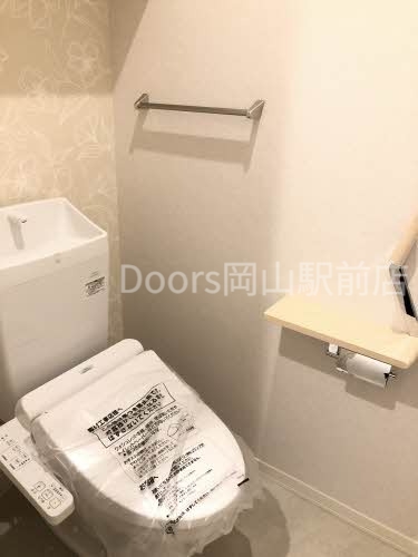 ＪＲ宇野線 大元駅 徒歩20分 3階建 築7年のトイレ写真