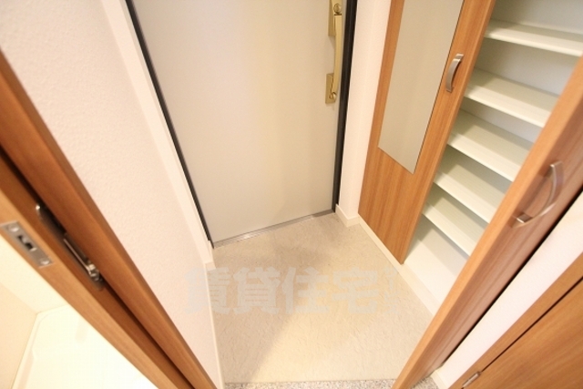 地下鉄長堀鶴見緑地線 蒲生四丁目駅 徒歩5分 10階建 築14年の玄関写真