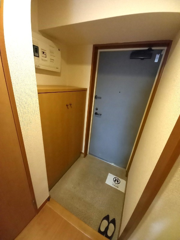 玄関　同物件別室写真