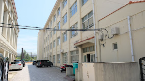 中学校　神戸市立本庄中学校（中学校）まで614m