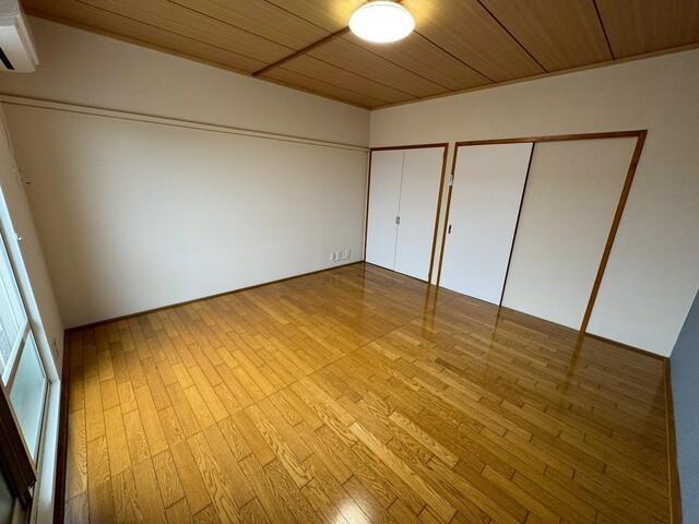 メゾンドUMの居間写真
