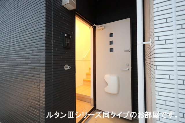 玄関　バルコニーからの眺めを楽しみながら食事をしませんか