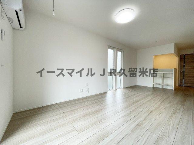 Quattro Soldi 花畑の居間写真