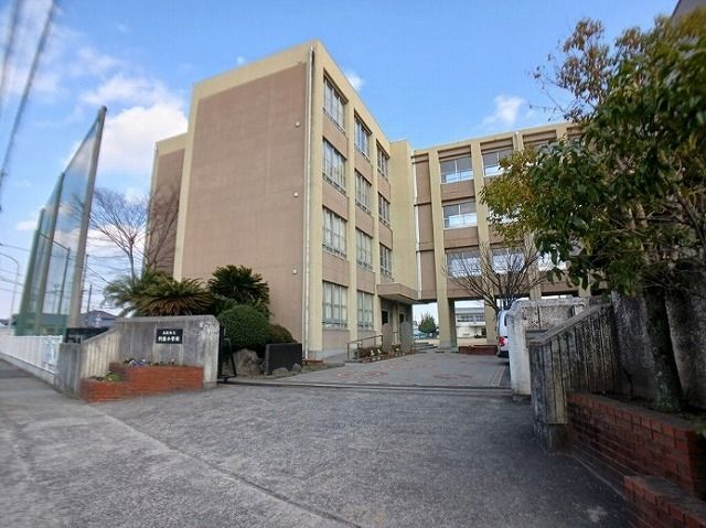 小学校　高松市立円座小学校さん（小学校）まで600m