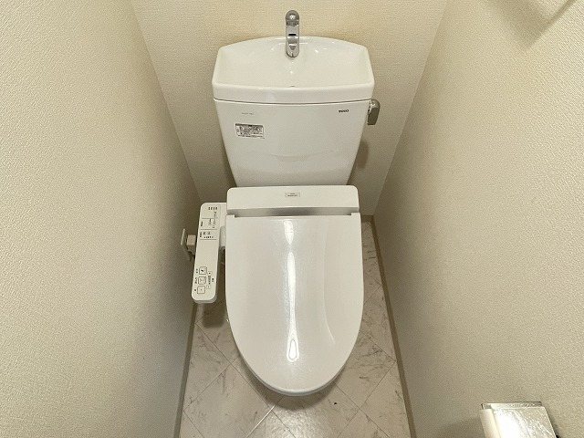 トイレ　参考写真。