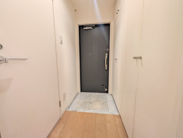ファヴィエ四条西洞院の玄関写真