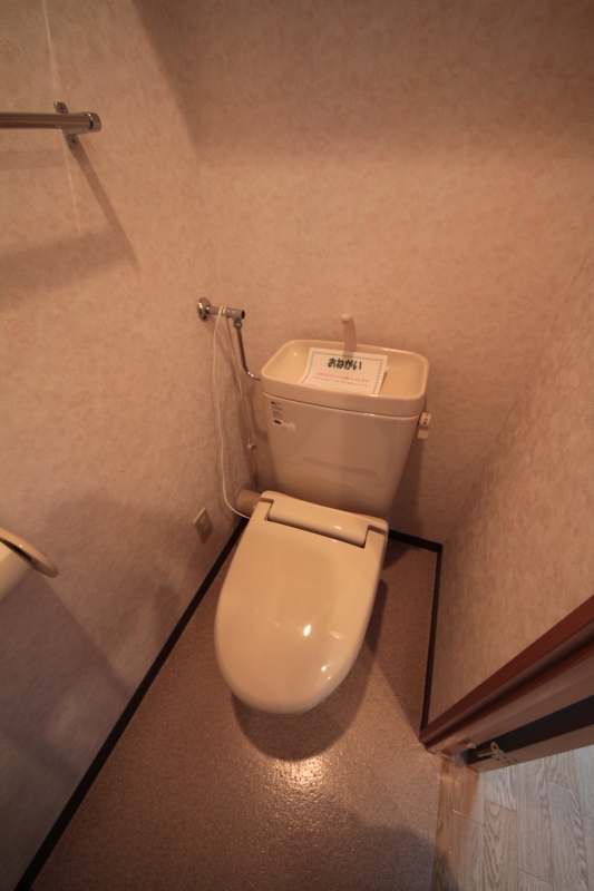 アドラブールのトイレ写真