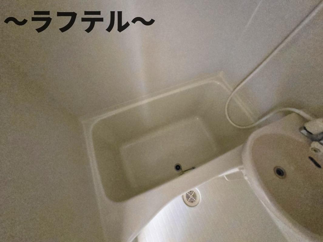 バス・シャワールーム　反転イメージ写真