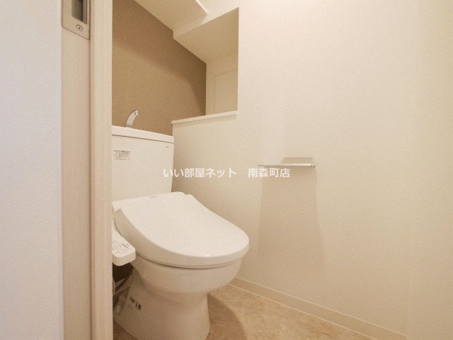 地下鉄谷町線 天神橋筋六丁目駅 徒歩12分 9階建 築7年のトイレ写真