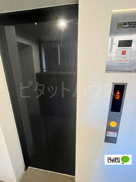 ロビー　エレベーター