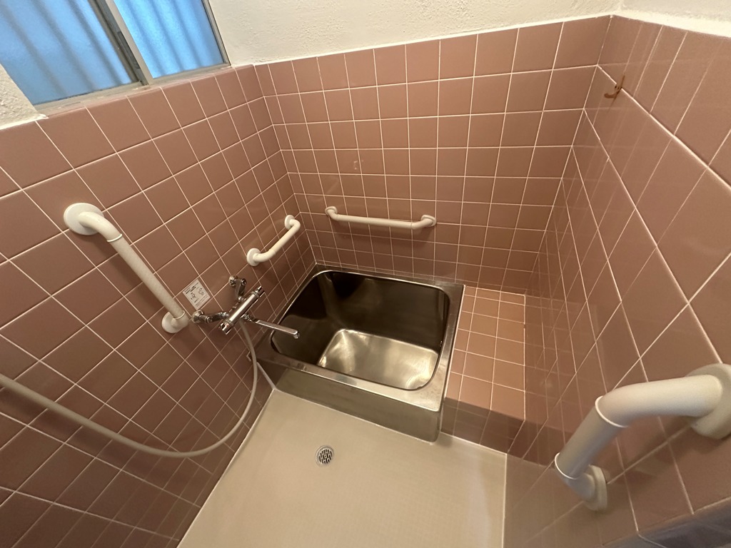 枚方市山之上北町3-7 3階建ての風呂写真