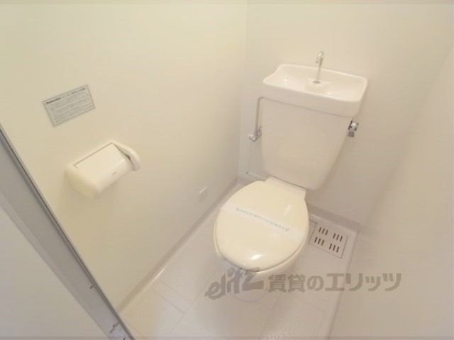 エクセレント御所西のトイレ写真