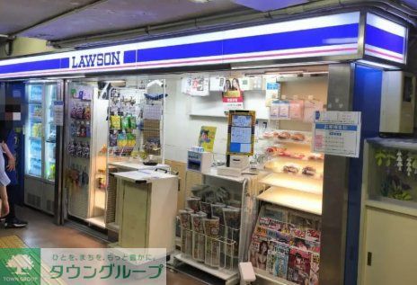 コンビニ　ローソン阪急淡路駅前通店（コンビニ）まで300m