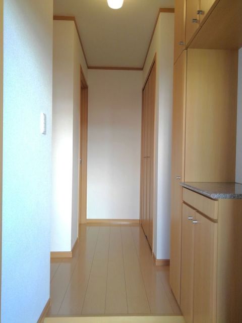 グレイスフルAの玄関写真