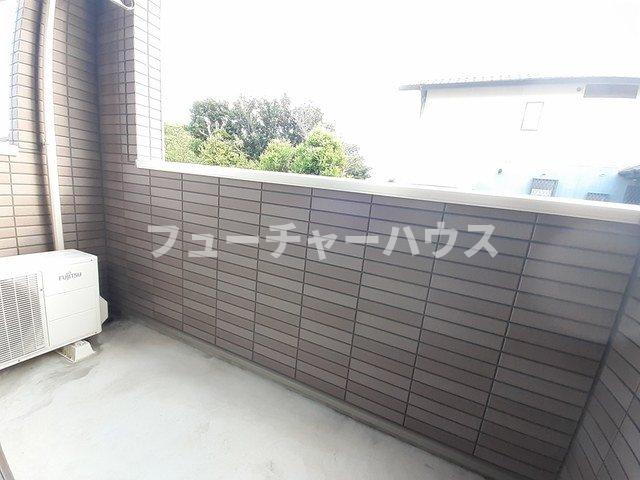 バルコニー　外からの目が気にならないバルコニーで洗濯物が干せます