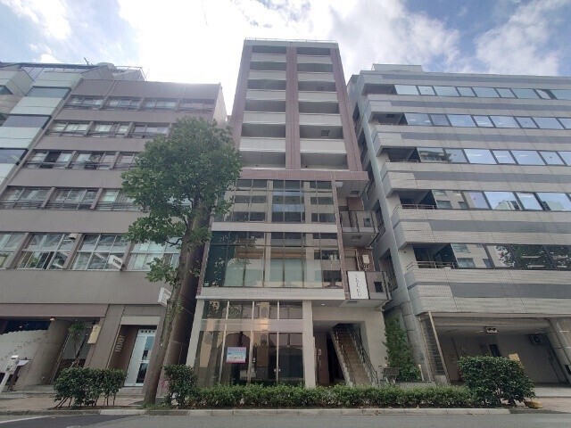 建物外観　オートロック完備