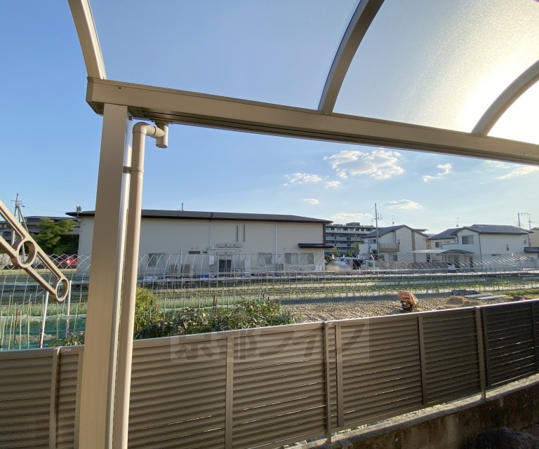 眺望　南向きの専用庭からの景色です。