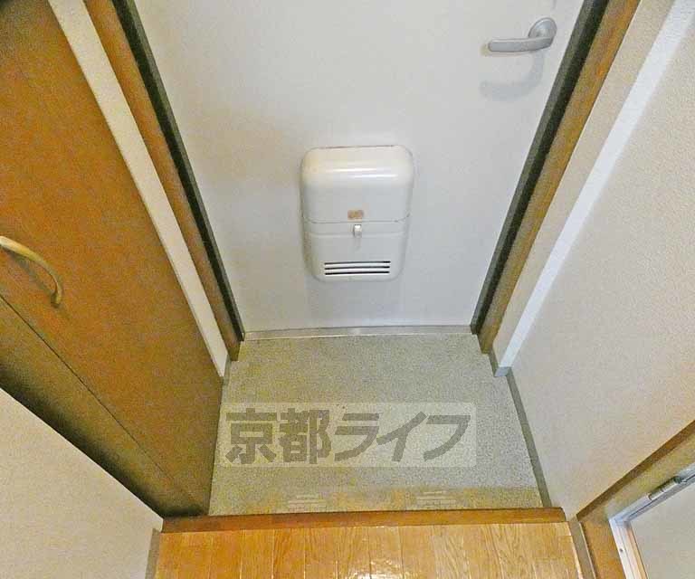 Shine太秦の玄関写真