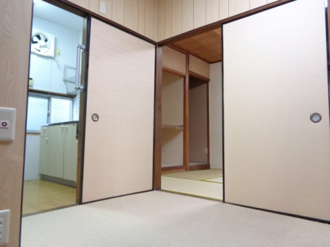 ＪＲ東海道本線 彦根駅 徒歩32分 1階建 築72年の居間写真